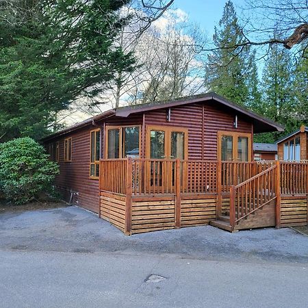 Cheerful 3 Bedroom Lodge At White Cross Bay Уиндермер Екстериор снимка